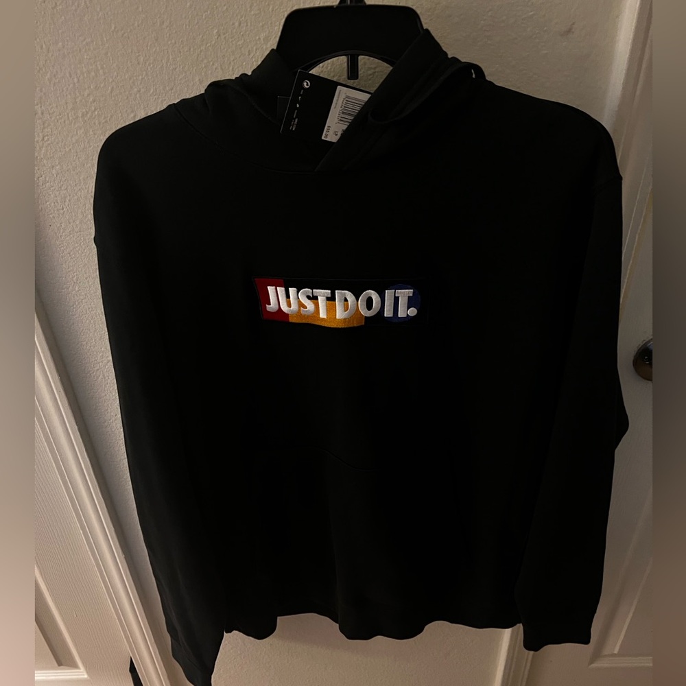 Nike hoodie . Black 2x new with tags